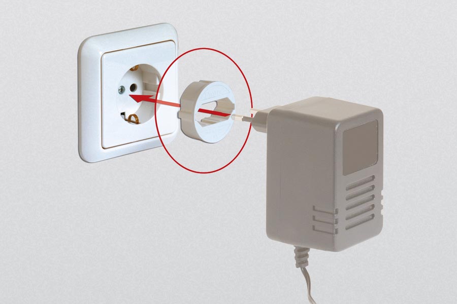 support for heavy flat-connexion power supply units throughout Europe (apart from Switzerland), suitable also for French socket system, patent-registered, " Made in Germany "